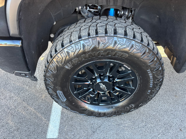 Used 2026 Chevrolet Silverado 2500 ZR2 AWD/4WD image 34