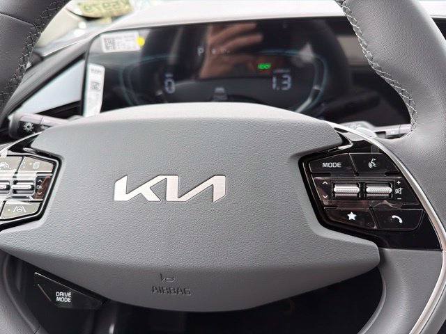 New 2026 Kia Niro EX FWD image 19