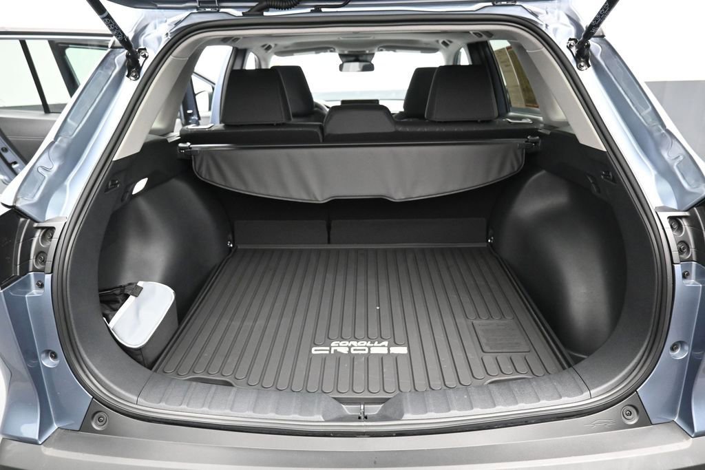 Certified 2026 Toyota Corolla Cross LE w/ Moonroof Package AWD/4WD image 30