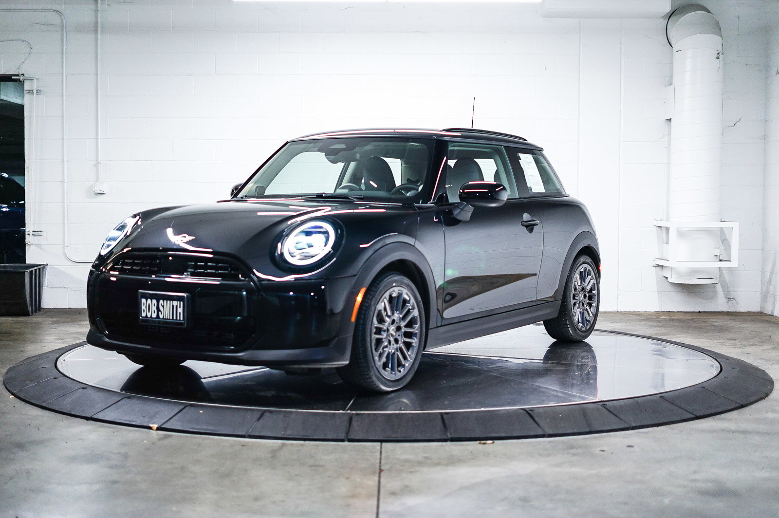 Used 2025 MINI Cooper 2-Door Hardtop video 3