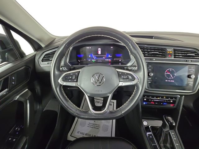 Used 2023 Volkswagen Tiguan SE image 12