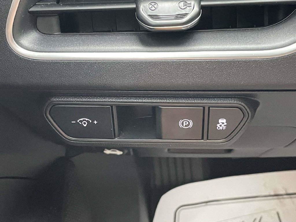 Used 2025 Kia K4 FWD image 27