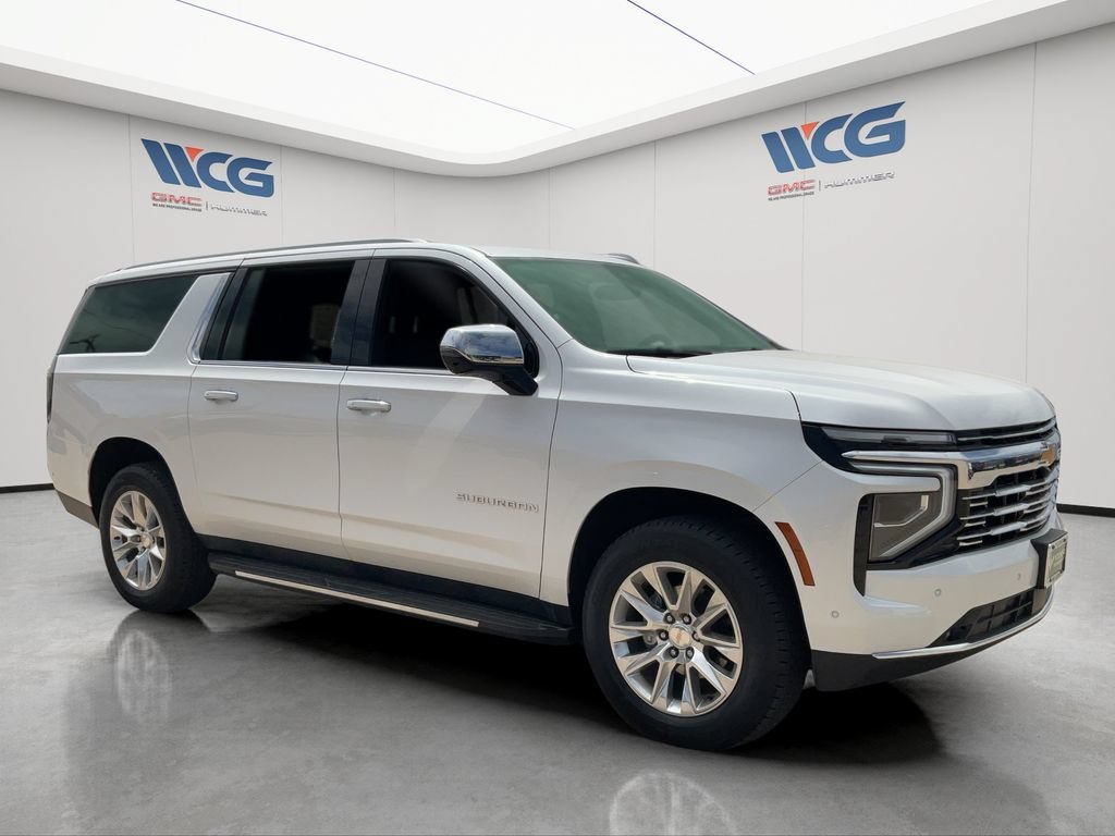 Used 2025 Chevrolet Suburban Premier AWD/4WD image 4