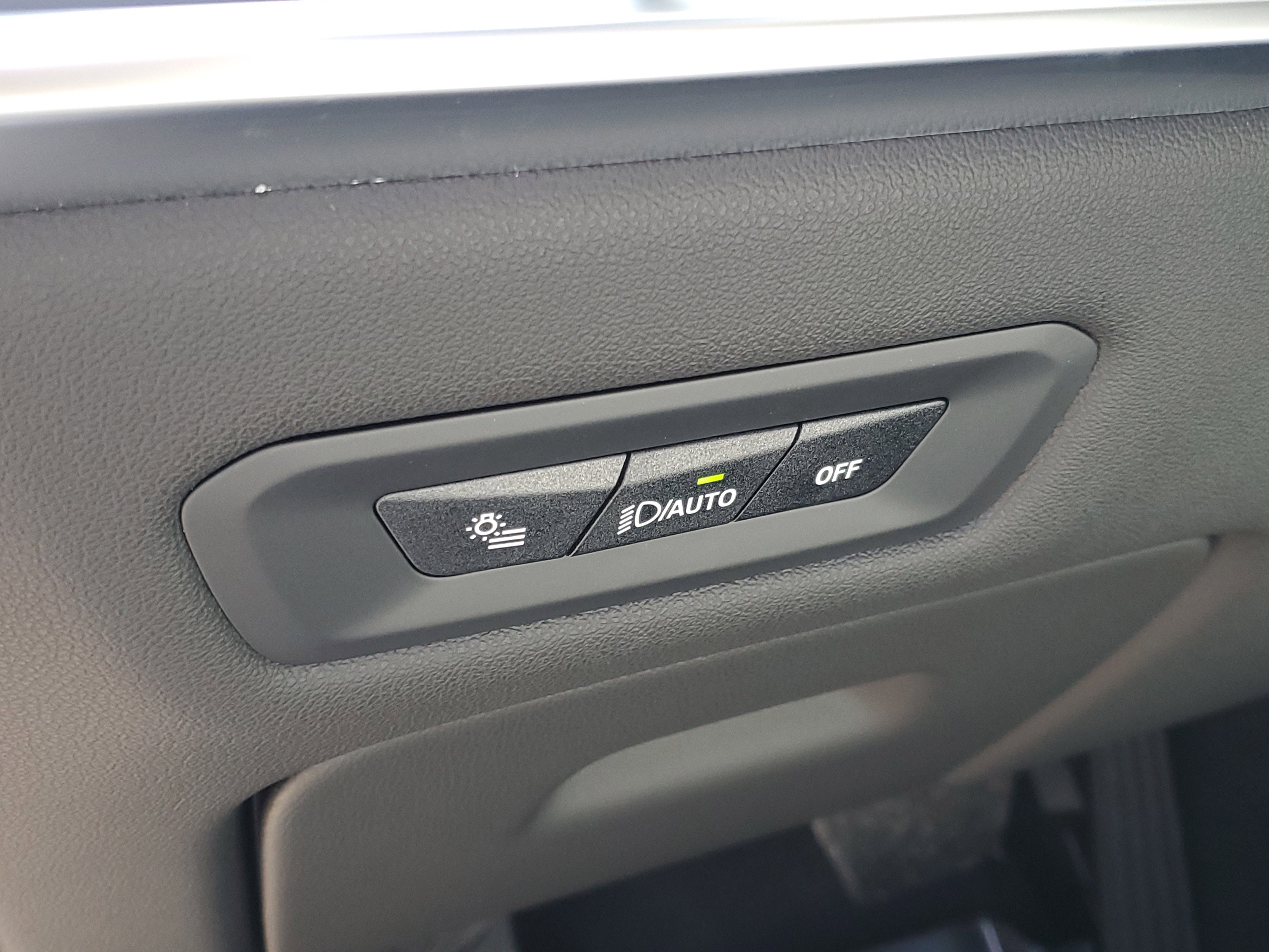 New 2026 BMW X5 xDrive40i w/ Climate Comfort Package AWD/4WD image 11