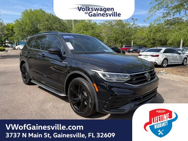 Certified 2024 Volkswagen Tiguan SE R-Line image 1