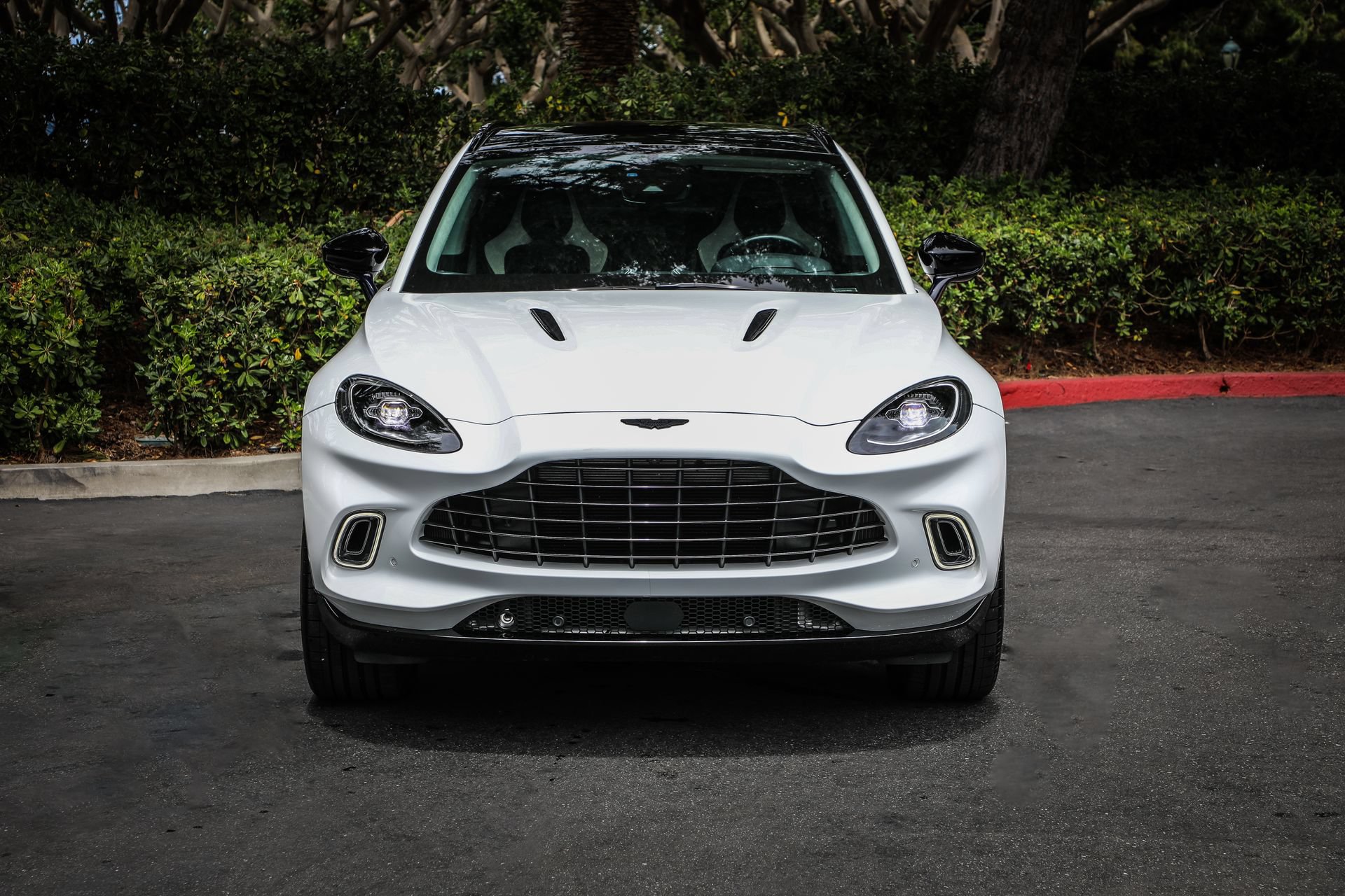 Used 2022 Aston Martin DBX AWD/4WD image 5