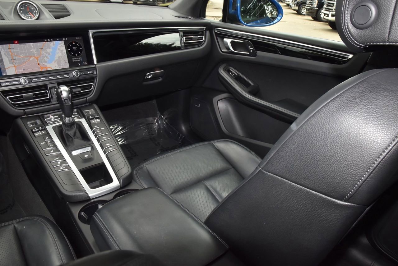 Used 2020 Porsche Macan AWD/4WD image 17