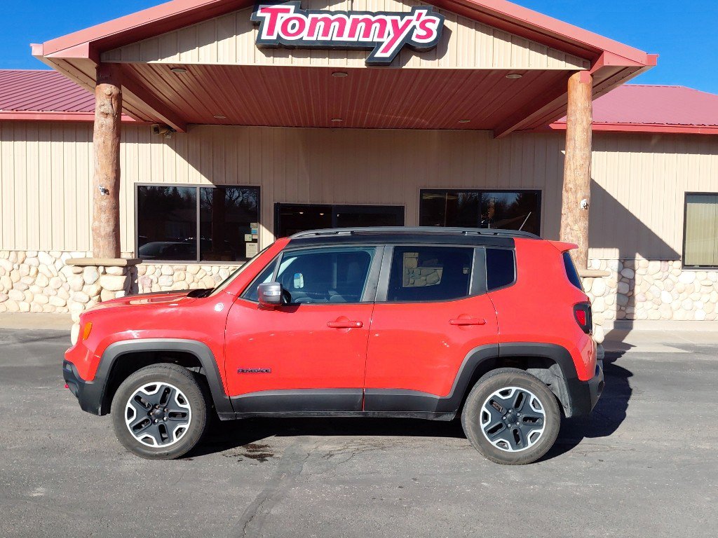 Used 2016 Jeep Renegade Trailhawk w/ Cold Weather Group AWD/4WD image 1