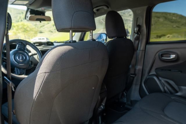 Used 2021 Jeep Renegade Latitude image 21