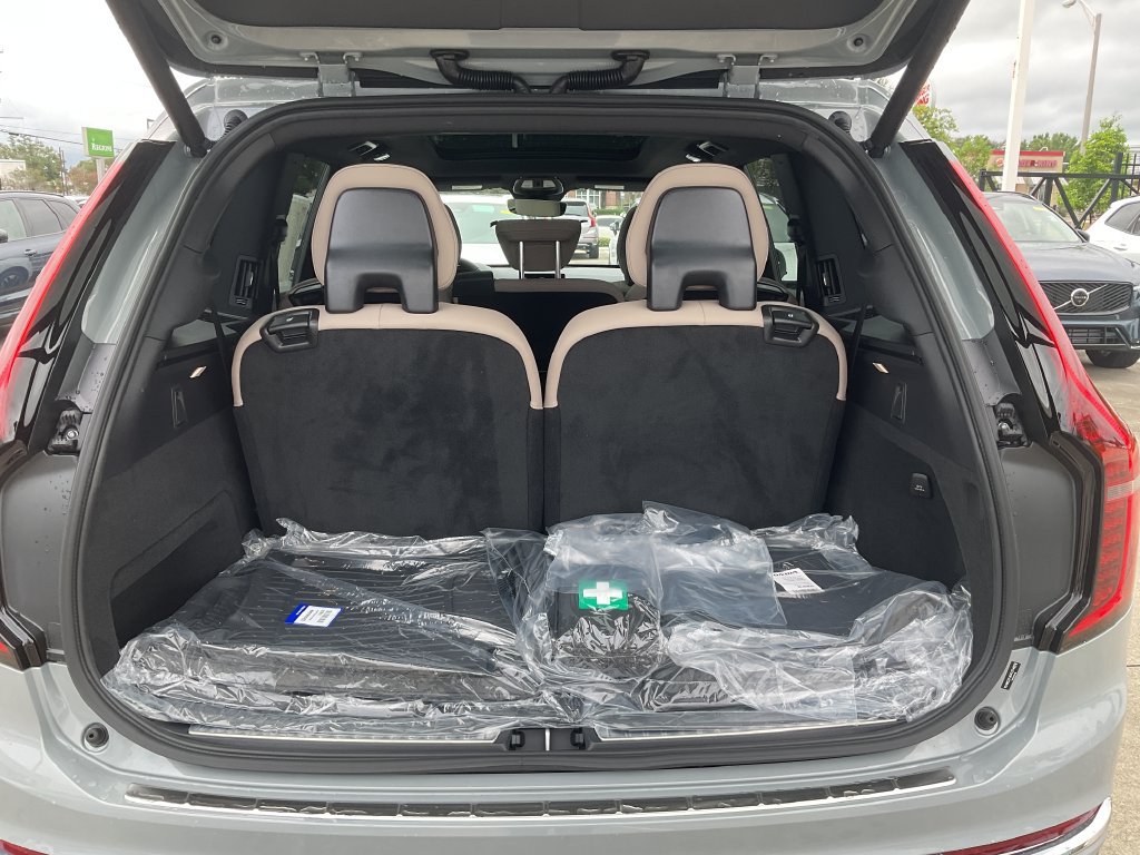 New 2027 Volvo XC90 B5 Core AWD/4WD image 9