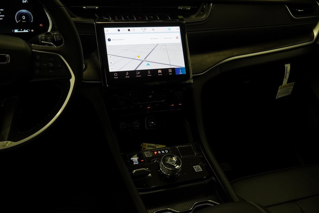 New 2025 Jeep Grand Cherokee Limited w/ Trailer Tow Package image 20