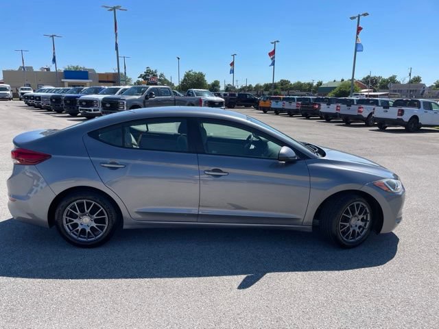 Used 2018 Hyundai Elantra SE w/ Cargo Package FWD image 10