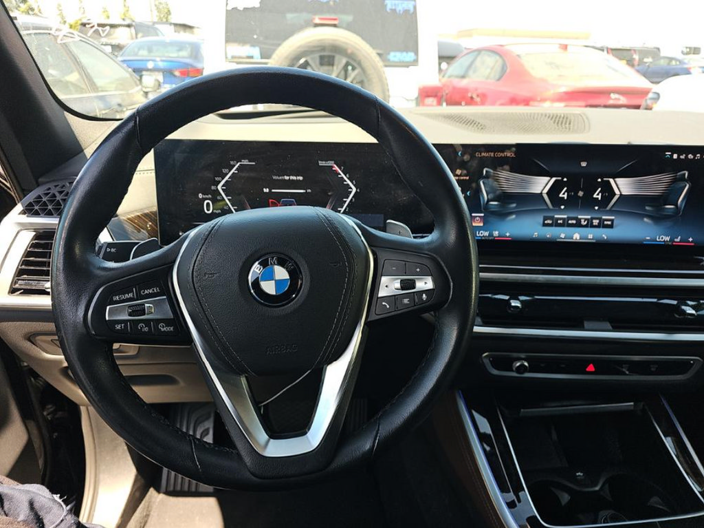 Used 2025 BMW X5 xDrive40i AWD/4WD image 6