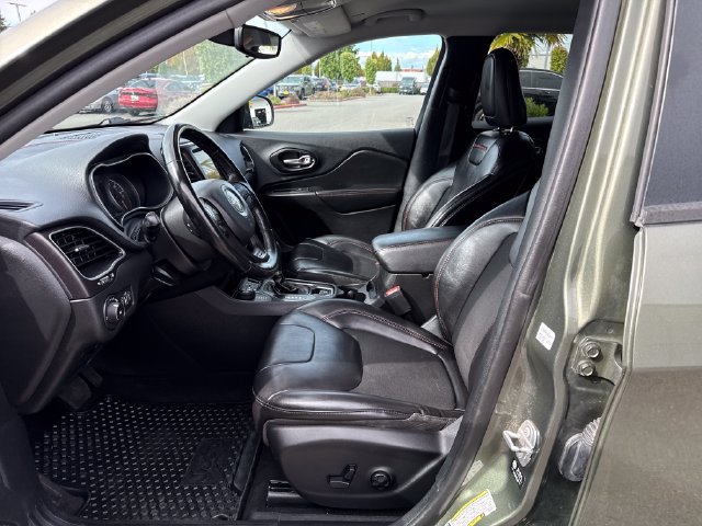 Used 2021 Jeep Cherokee Trailhawk w/ Trailer Tow Group AWD/4WD image 15
