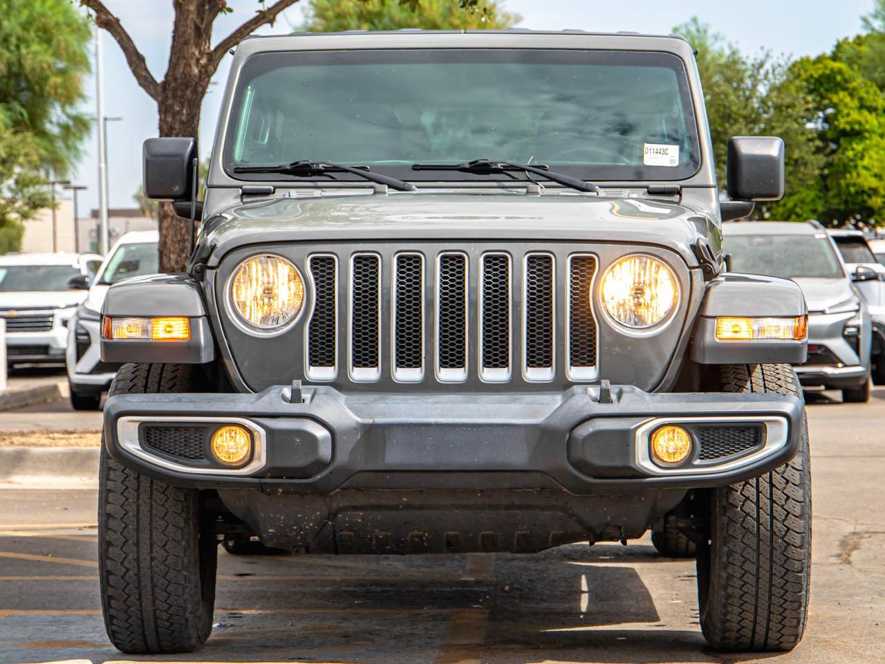 Used 2019 Jeep Wrangler Unlimited Sahara AWD/4WD image 4