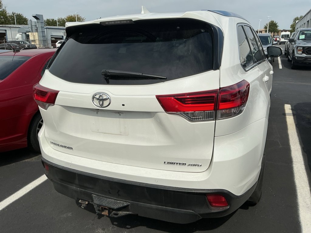 Used 2019 Toyota Highlander Limited Platinum AWD/4WD image 10