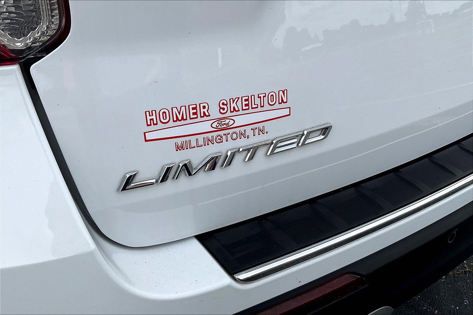 Used 2023 Ford Explorer Limited image 9