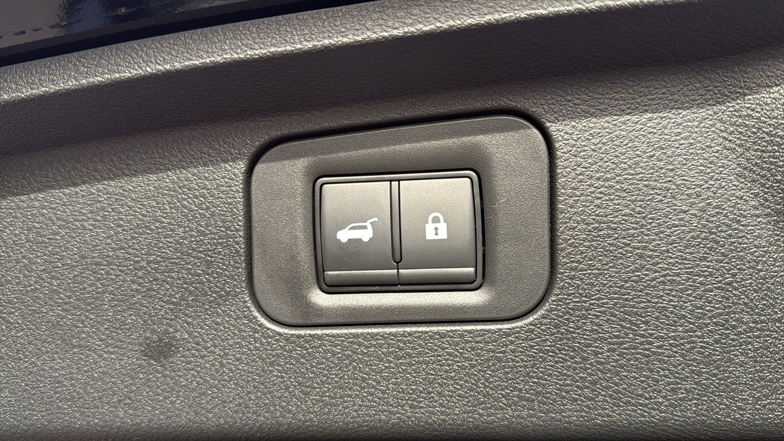 Certified 2025 Nissan Armada Platinum w/ Convenience Package image 26