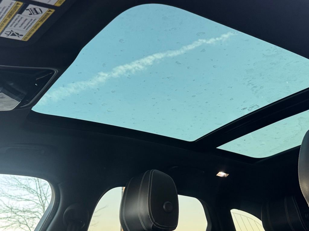 Used 2020 Land Rover Range Rover Velar S image 23