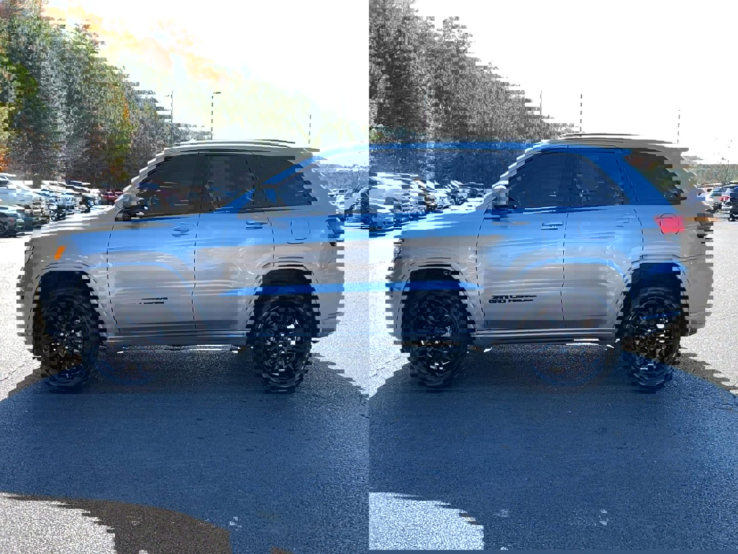 Used 2021 Jeep Grand Cherokee Laredo X image 8