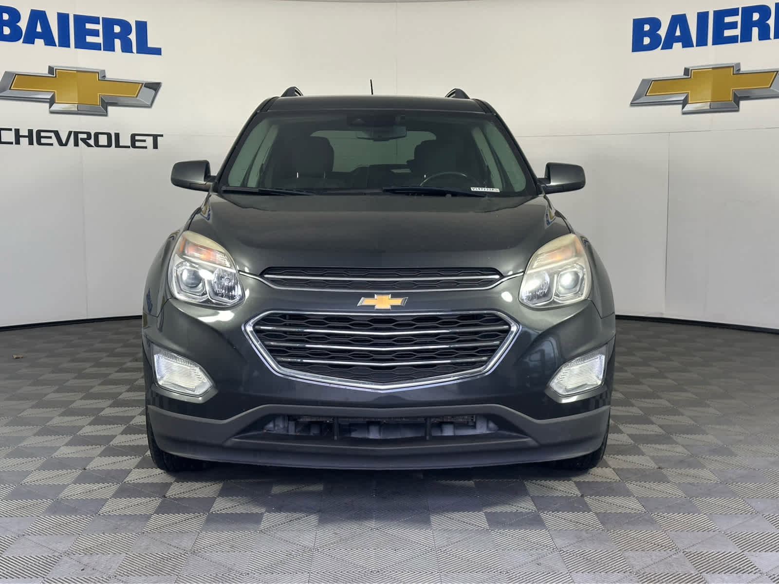 Used 2017 Chevrolet Equinox LT w/ Driver Confidence Package II image 2