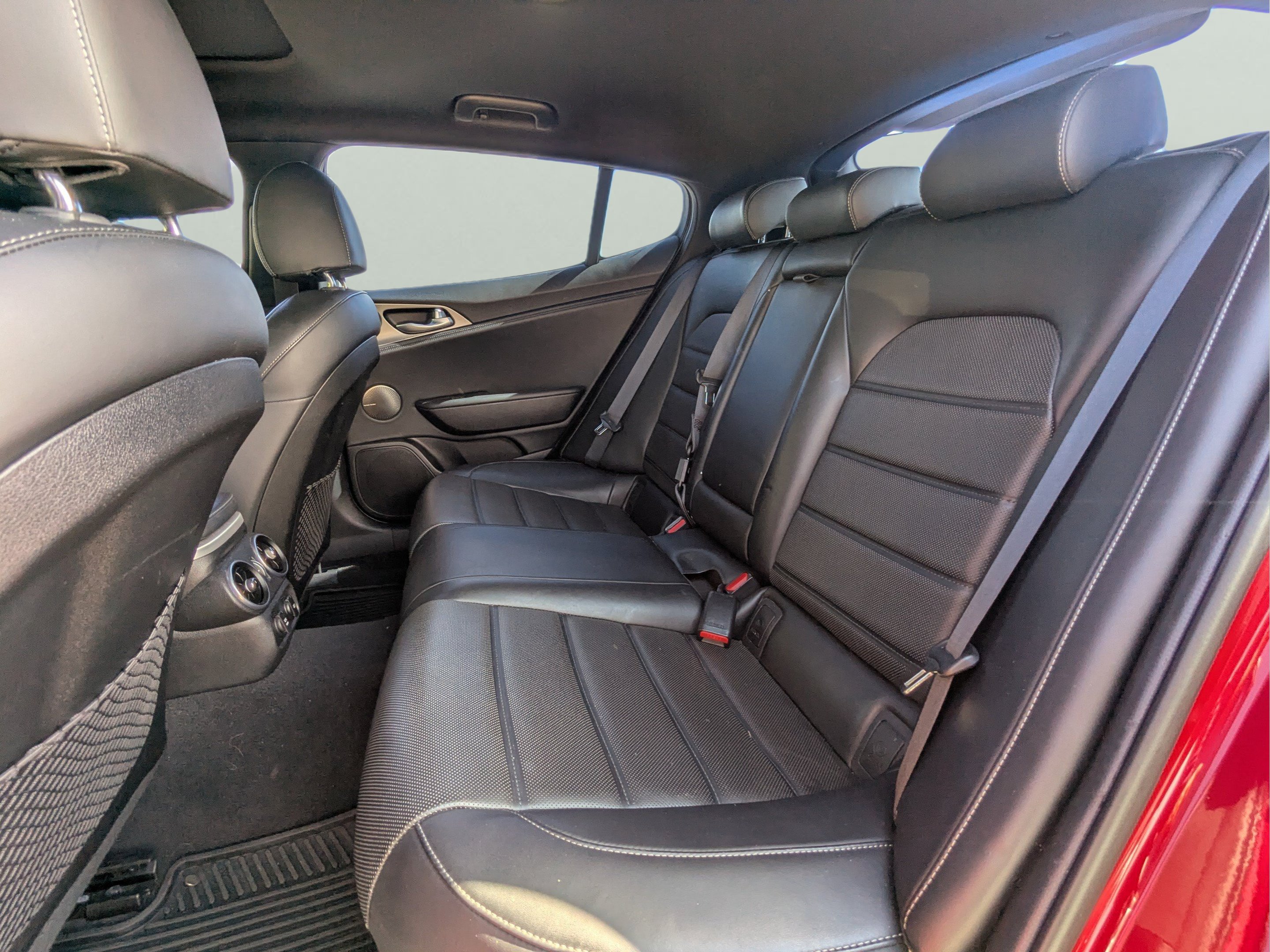 Used 2018 Kia Stinger GT2 AWD/4WD image 14