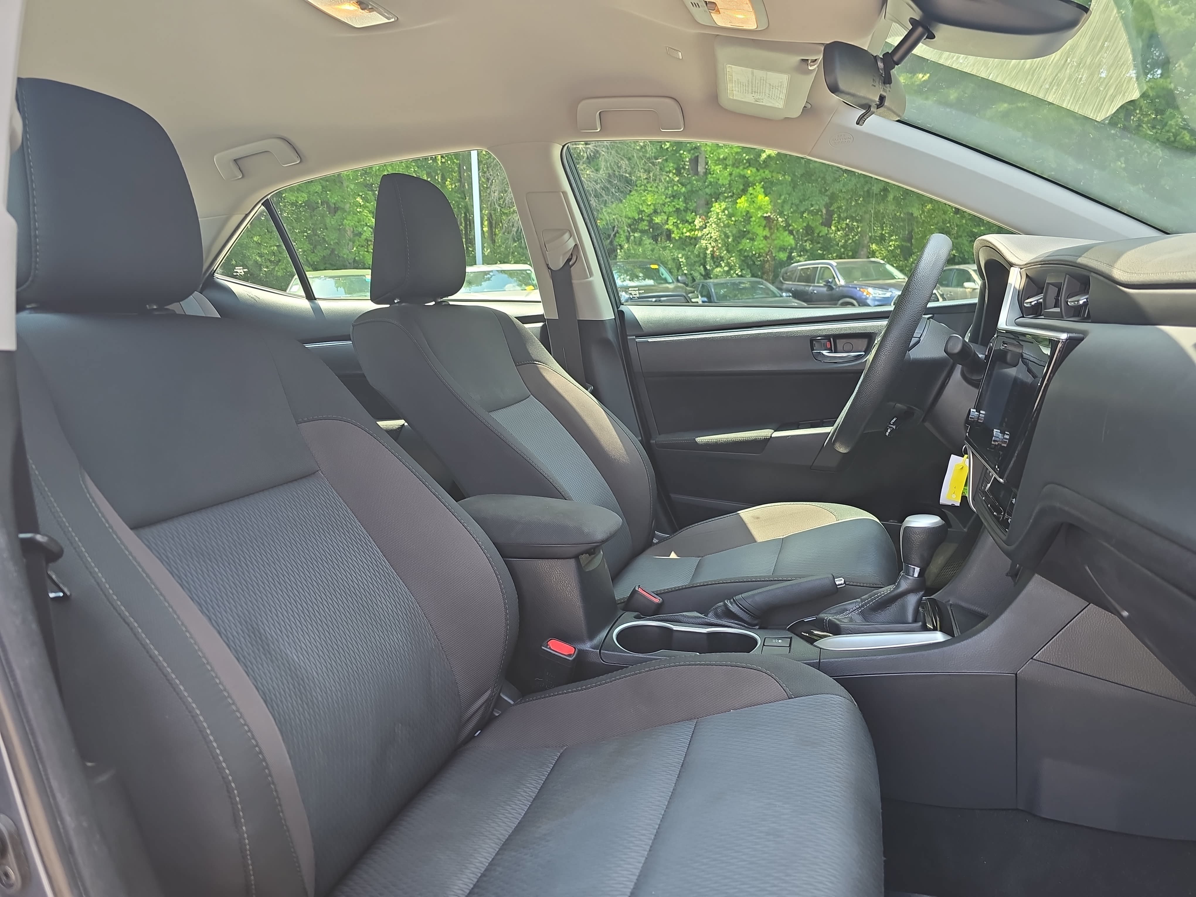 Used 2019 Toyota Corolla LE FWD image 10