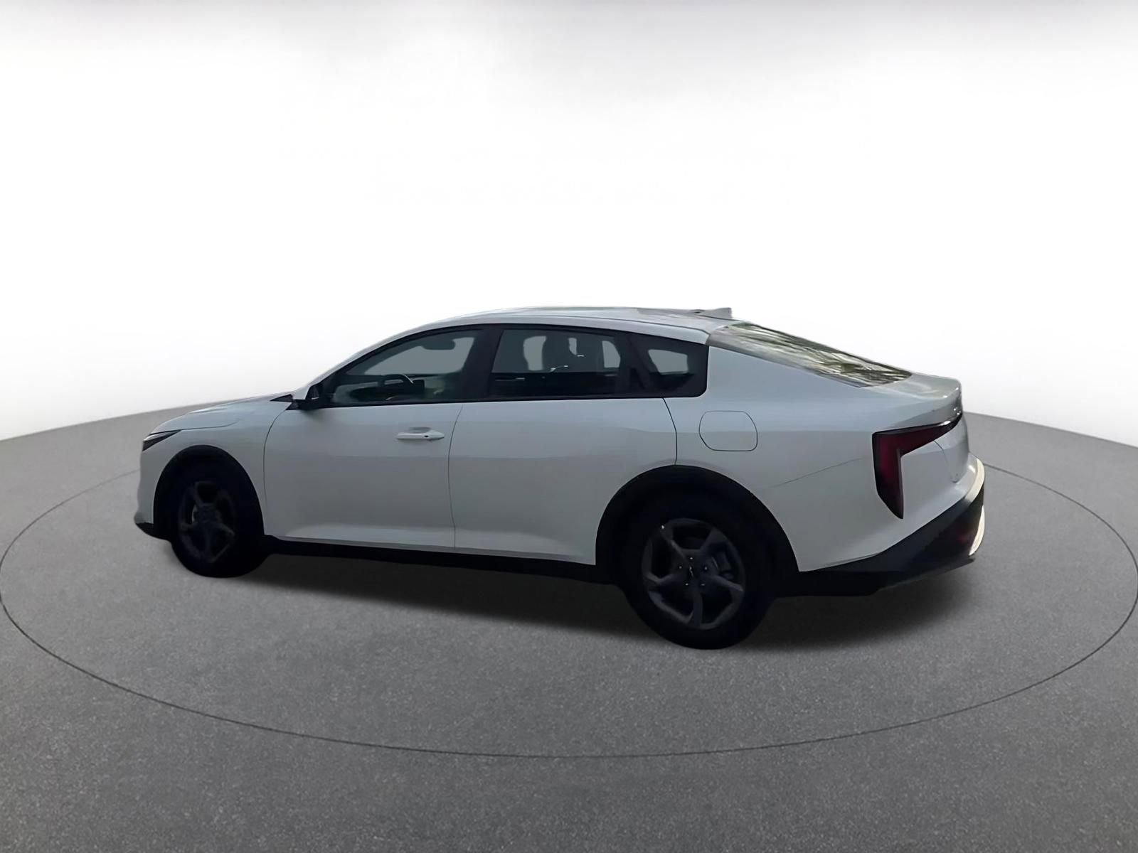 Used 2025 Kia K4 LXS image 10