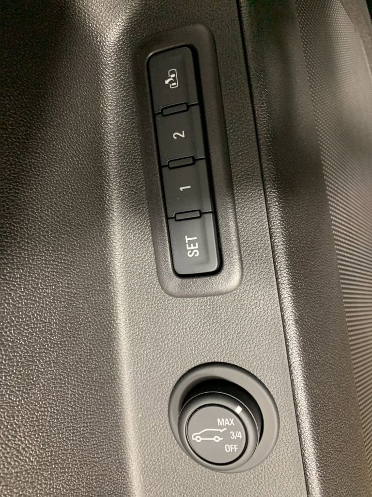 Used 2019 Chevrolet Equinox Premier image 18