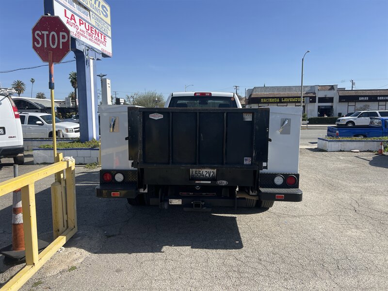 Used 2018 RAM 3500 Tradesman w/ Chrome Appearance Group image 3