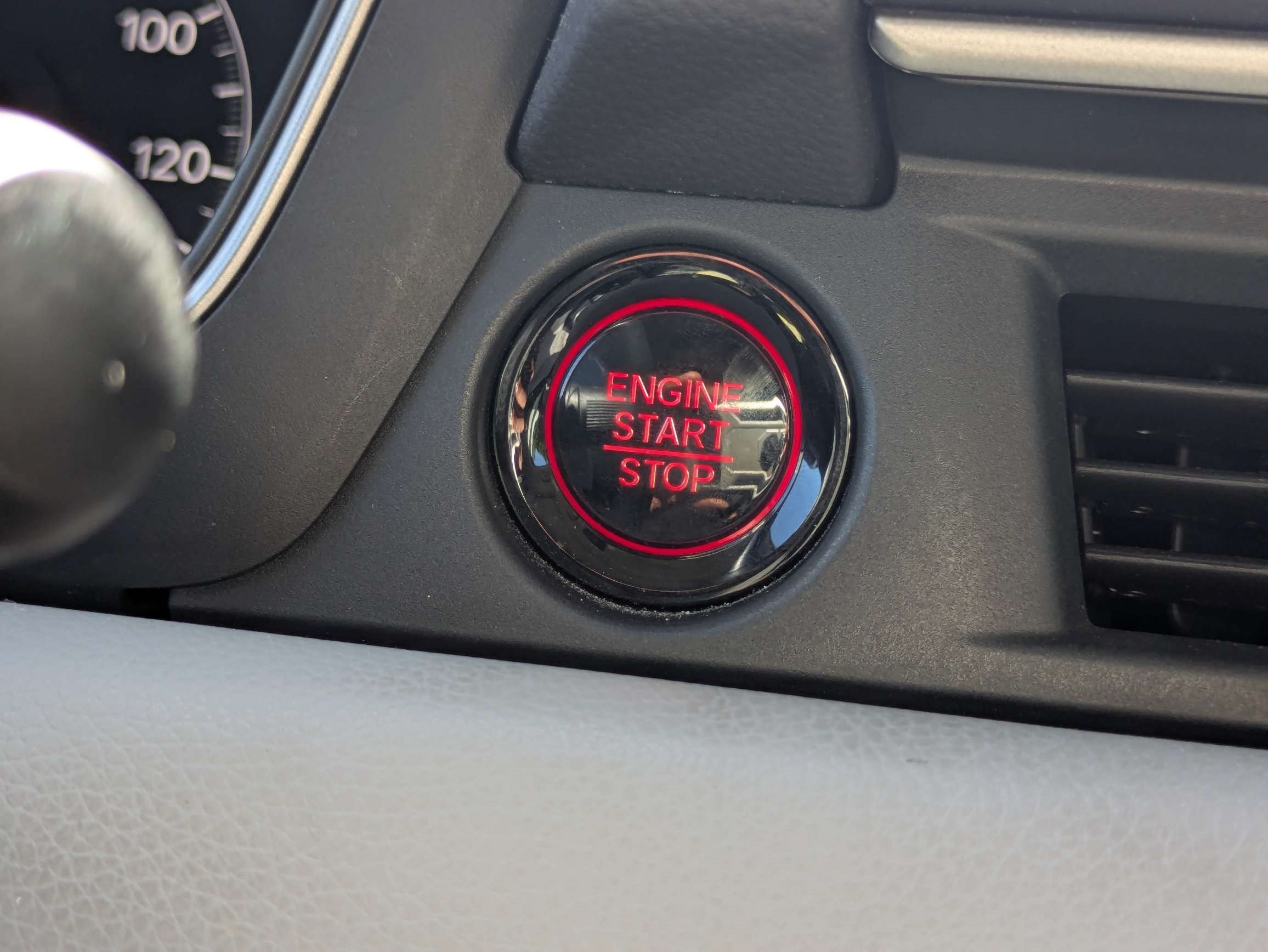 Certified 2023 Honda Pilot Touring image 36