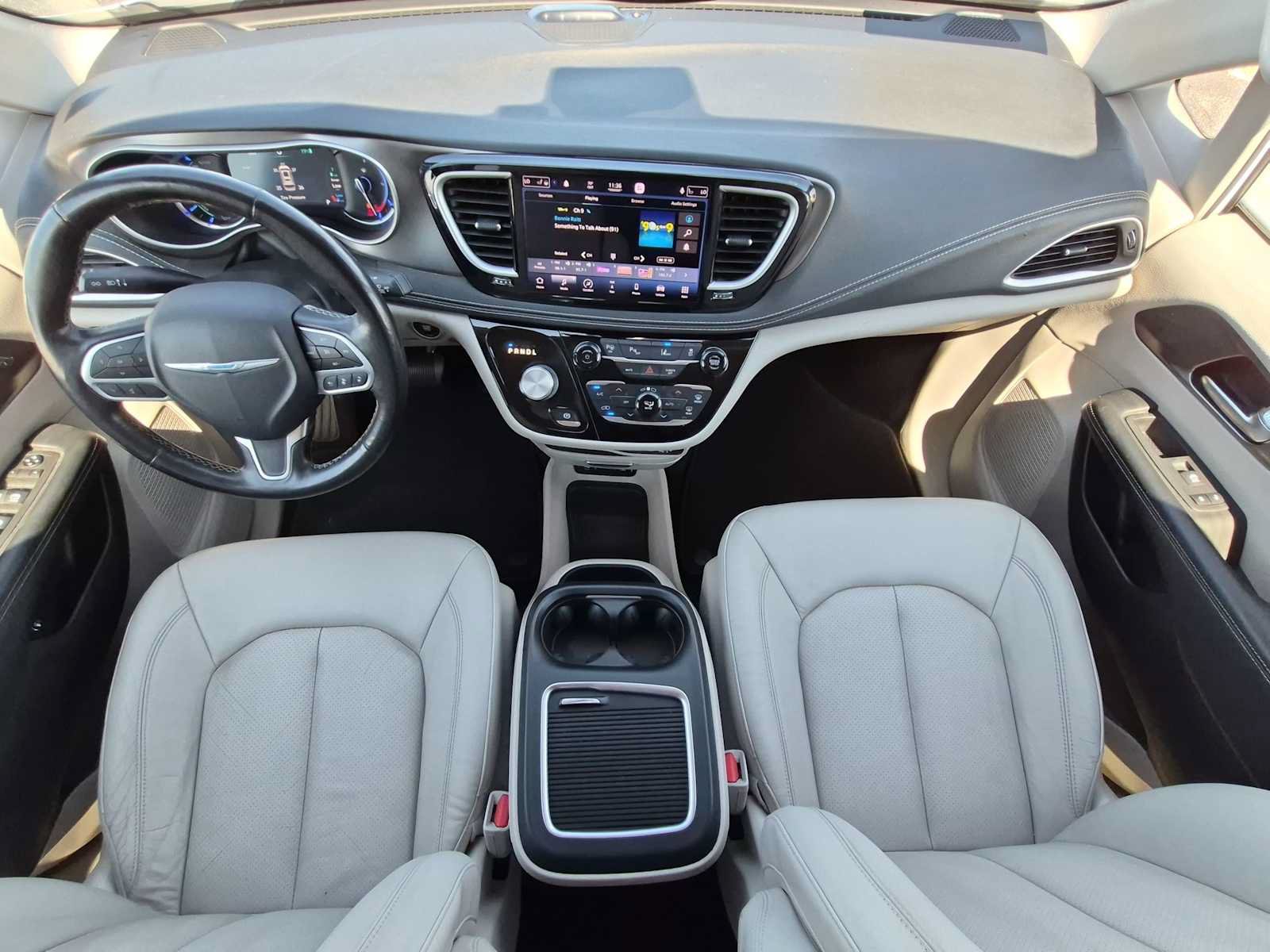 Used 2021 Chrysler Pacifica Touring-L FWD image 14