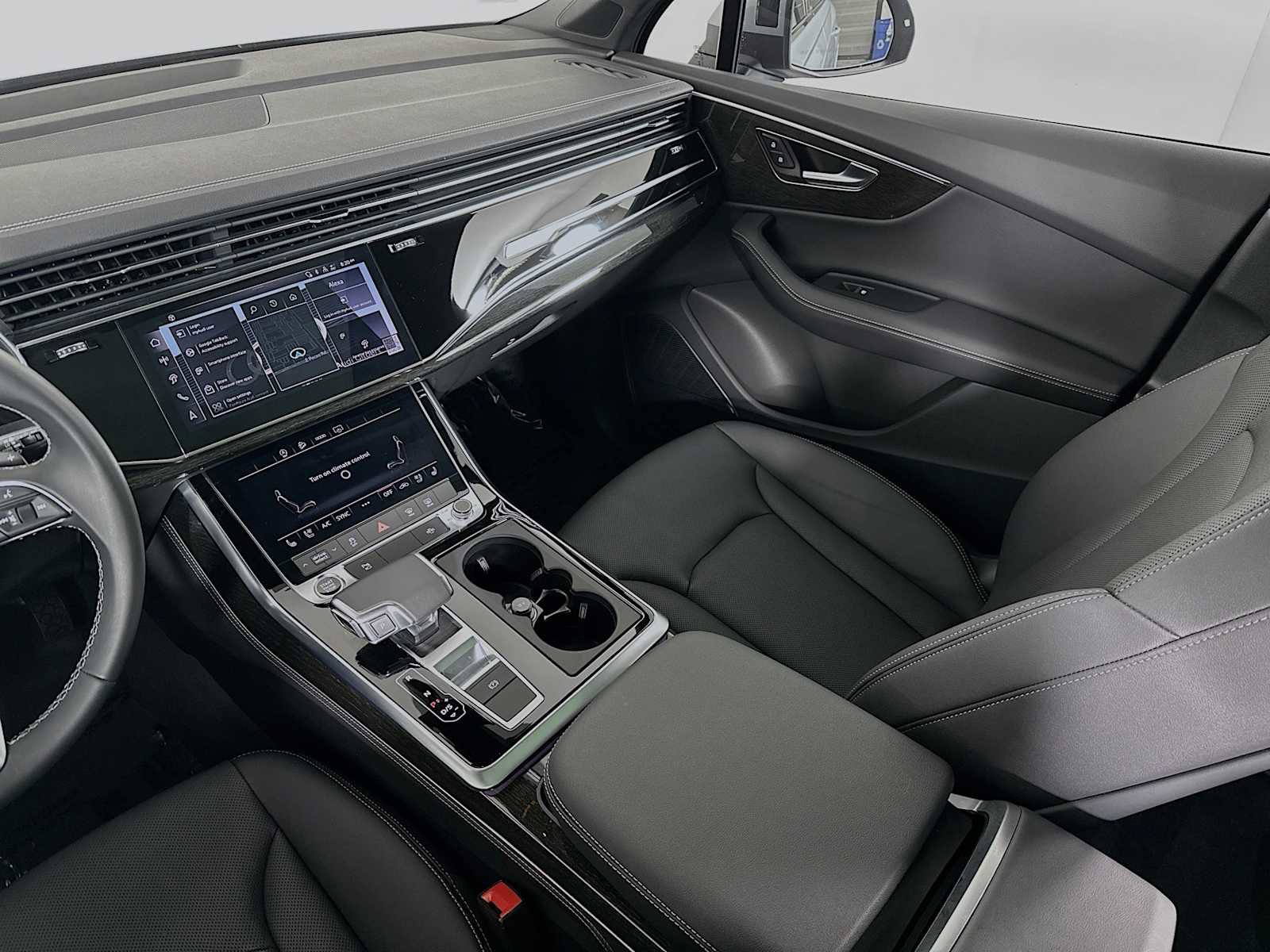 Used 2025 Audi Q7 Premium Plus w/ Premium Plus Package image 22