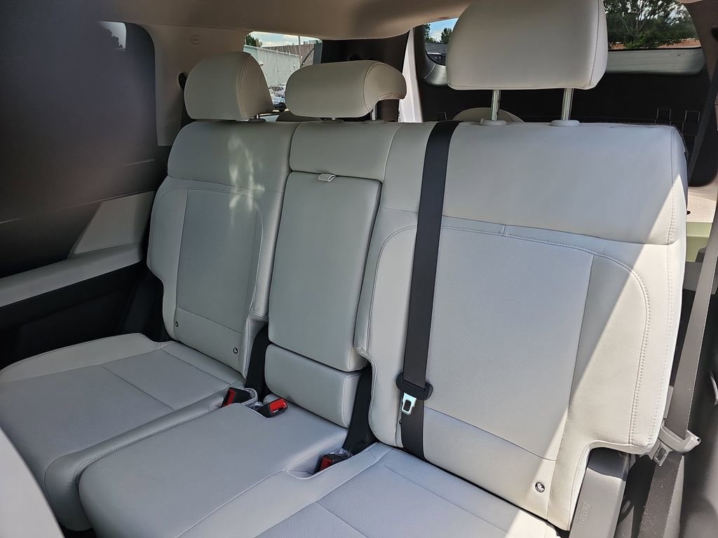 Certified 2025 Hyundai Santa Fe SE FWD image 13