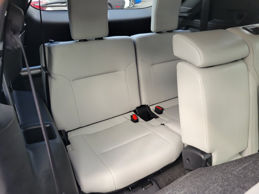Used 2025 Mitsubishi Outlander AWD image 22