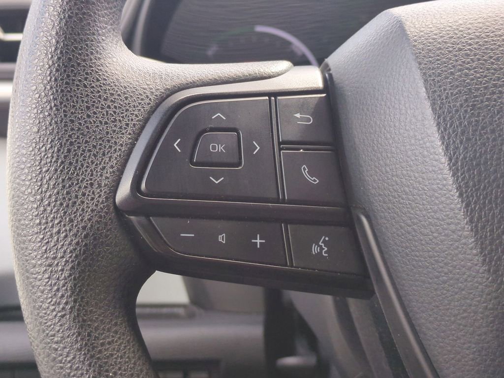 Used 2025 Toyota Sienna LE image 21