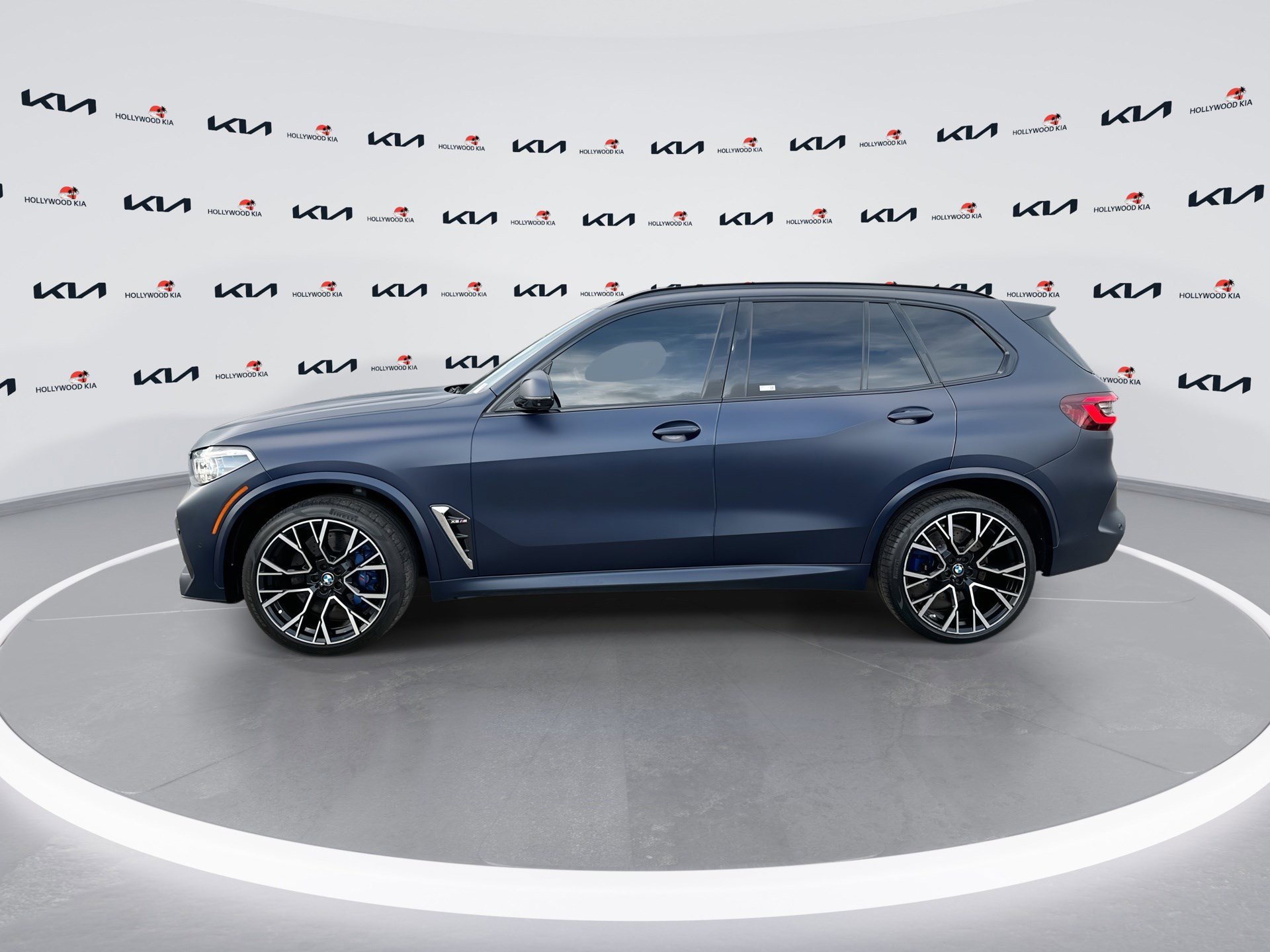 Used 2021 BMW X5 M w/ Executive Package image 5