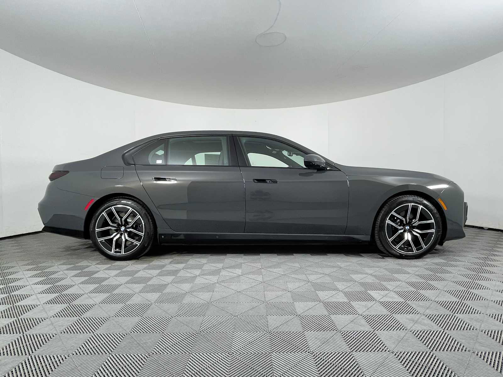 New 2026 BMW i7 xDrive60 w/ Executive Package image 14