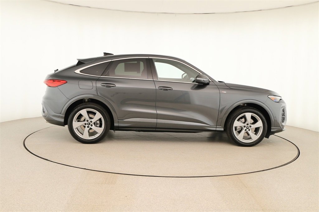 New 2025 Audi Q5 Prestige image 8