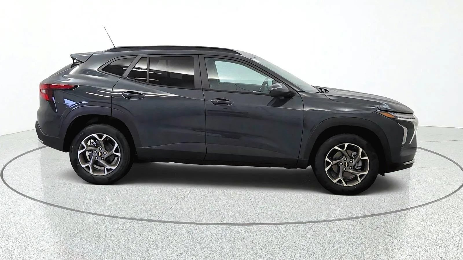 New 2026 Chevrolet Trax LT w/ Sunroof Package FWD image 10