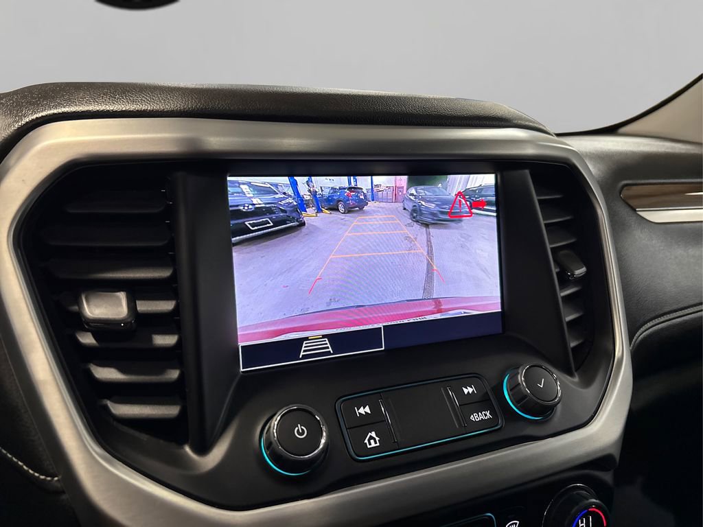 Used 2023 GMC Acadia SLE w/ Driver Convenience Package image 28