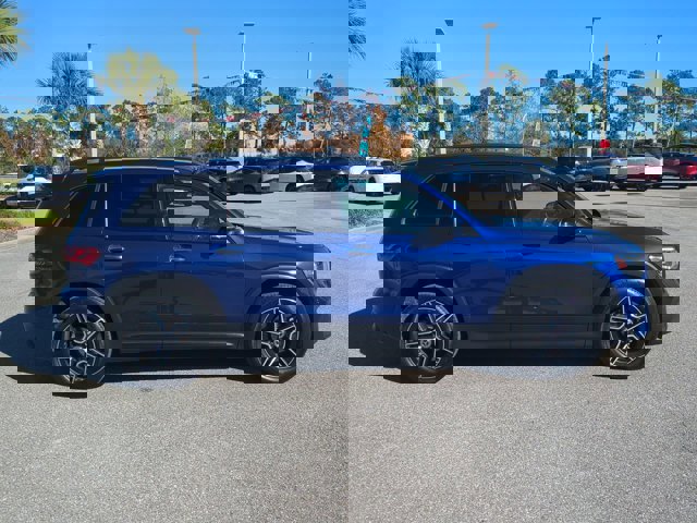 Used 2020 Mercedes-Benz GLB 250 w/ AMG Line image 4