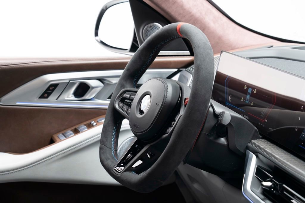 Used 2023 BMW XM image 33