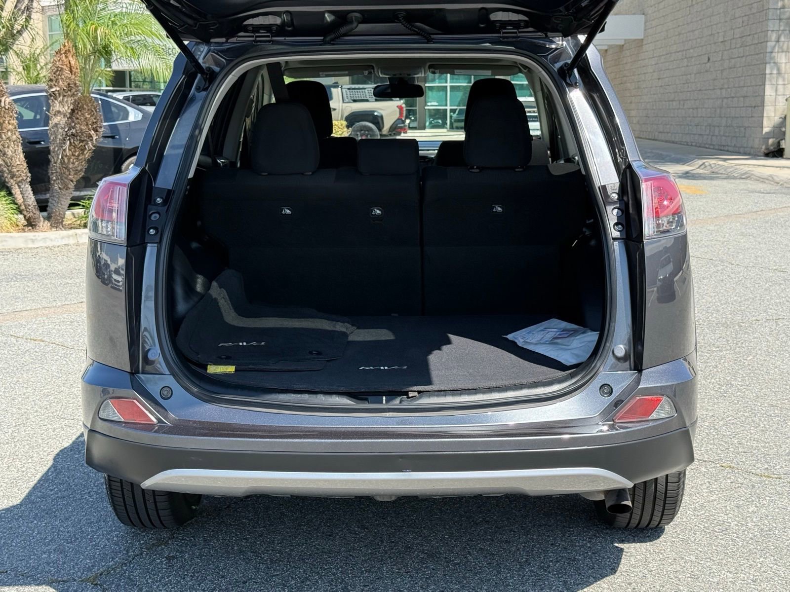 Used 2018 Toyota RAV4 XLE w/ Plus Extra Value Package image 16