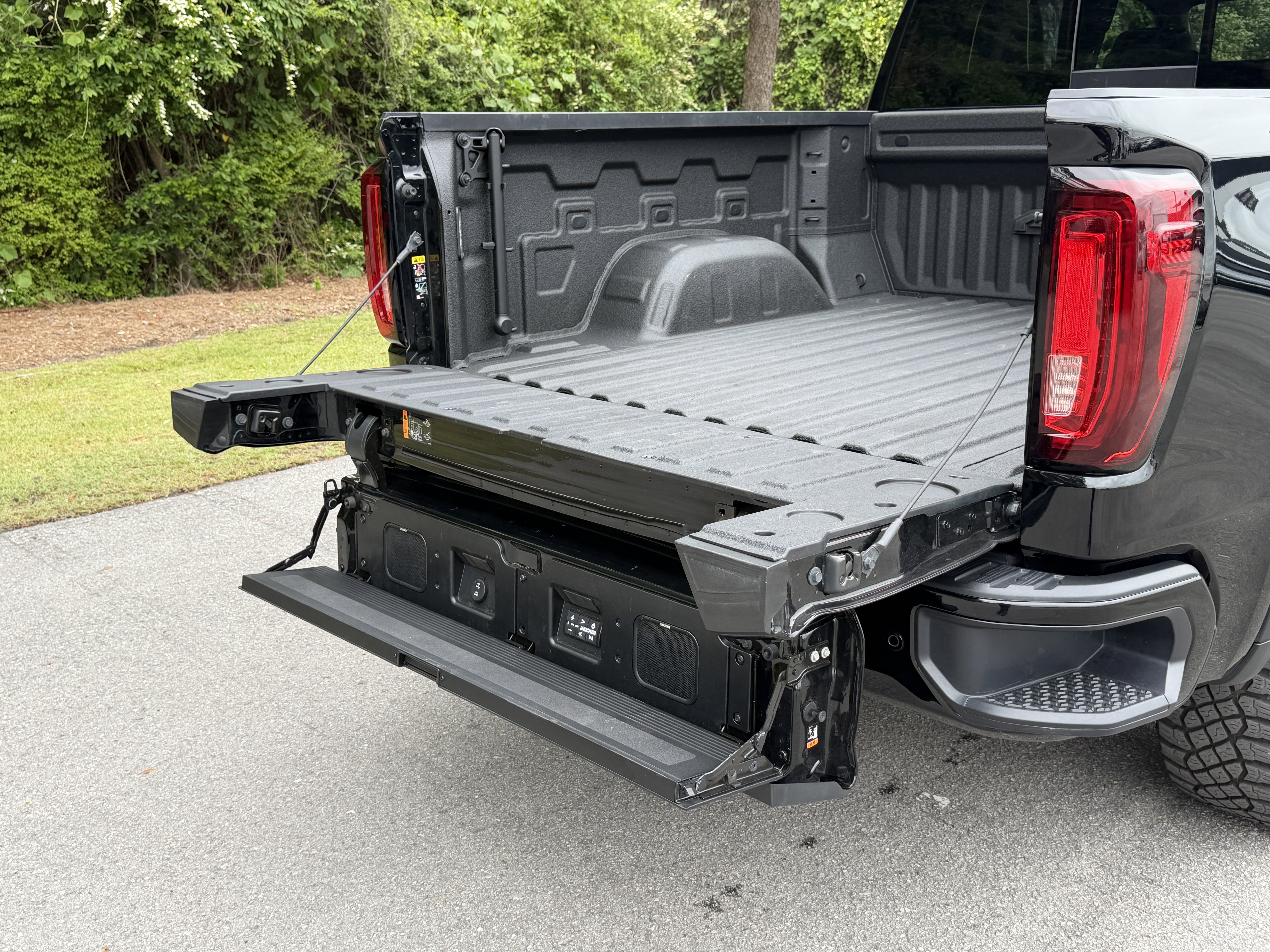 Used 2024 GMC Sierra 1500 AT4X AWD/4WD image 11