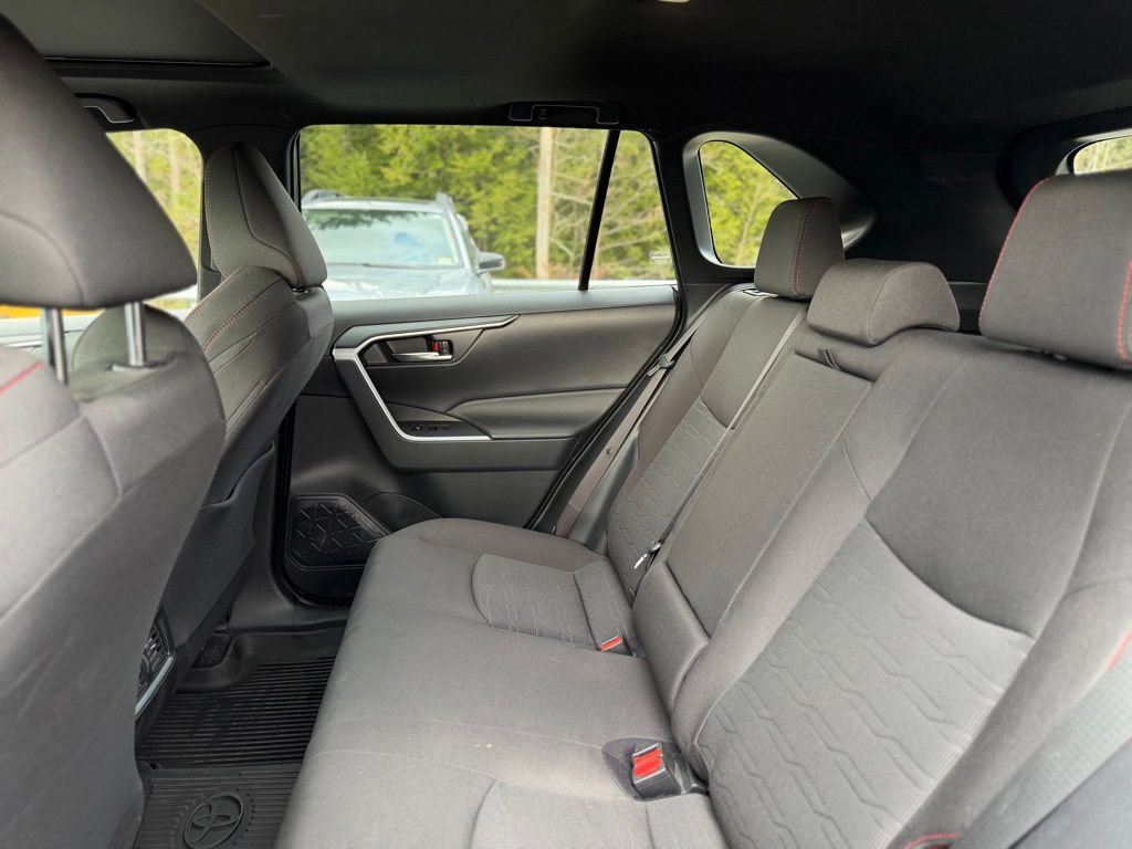 Used 2024 Toyota RAV4 SE w/ Weather & Moonroof Package image 5