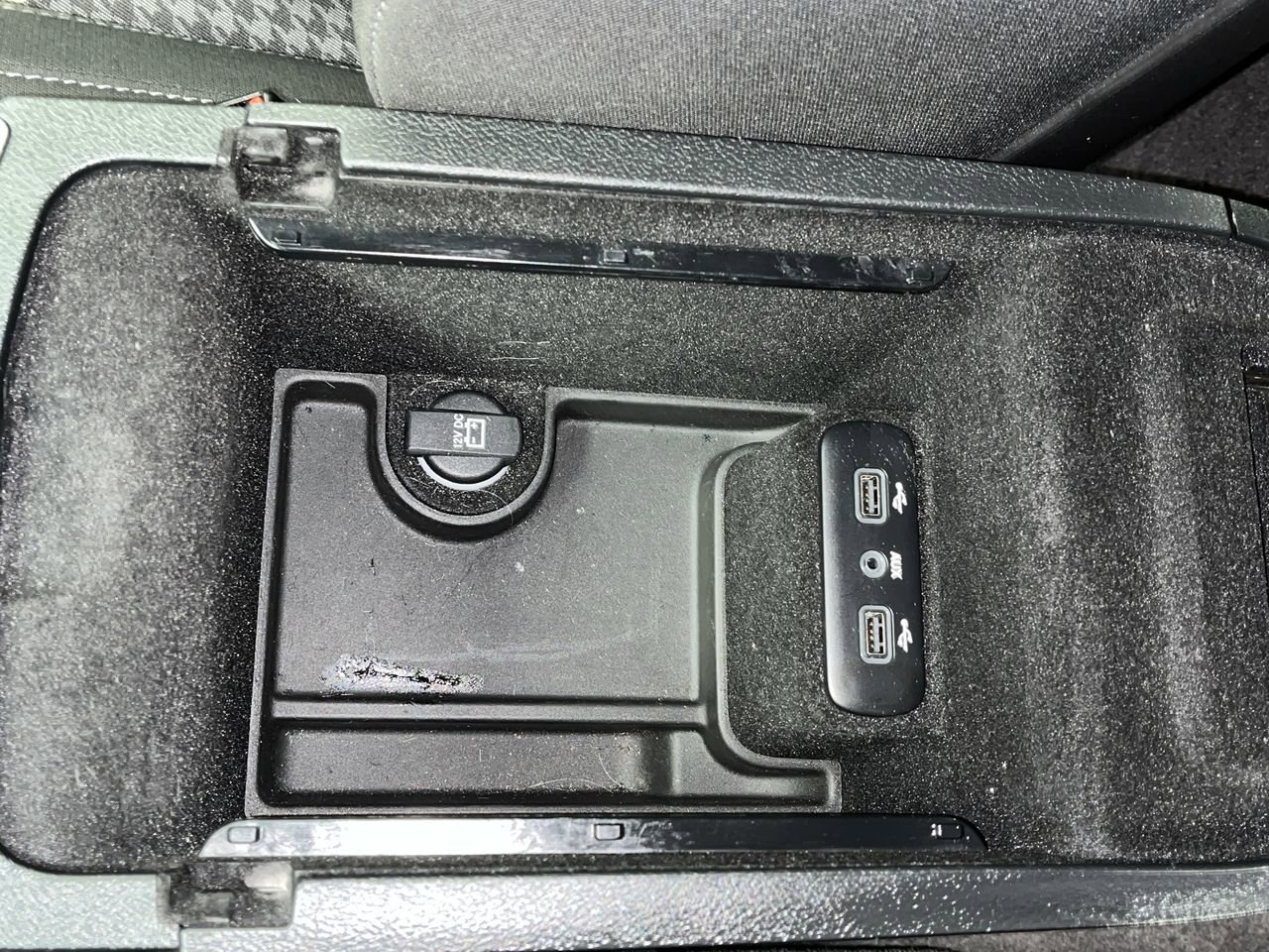 Used 2017 Dodge Charger SXT image 25
