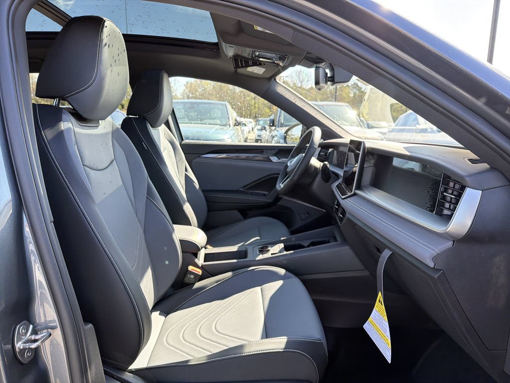 New 2026 Volkswagen Tiguan SE R-Line FWD image 20