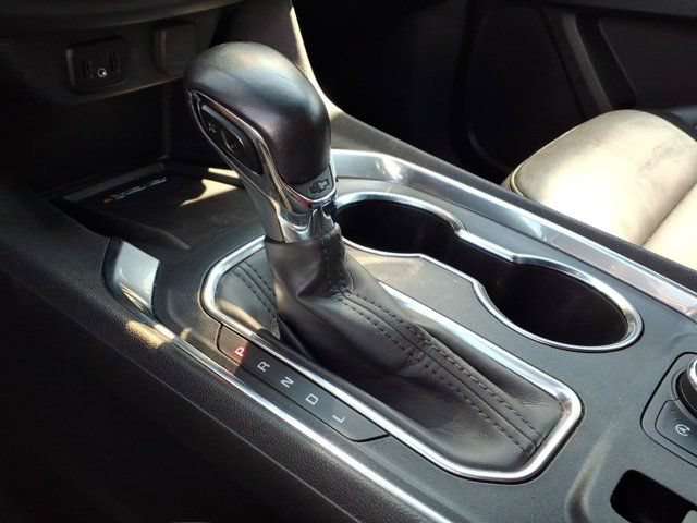 Used 2022 Chevrolet Traverse LT w/ Midnight/Sport Edition FWD image 15