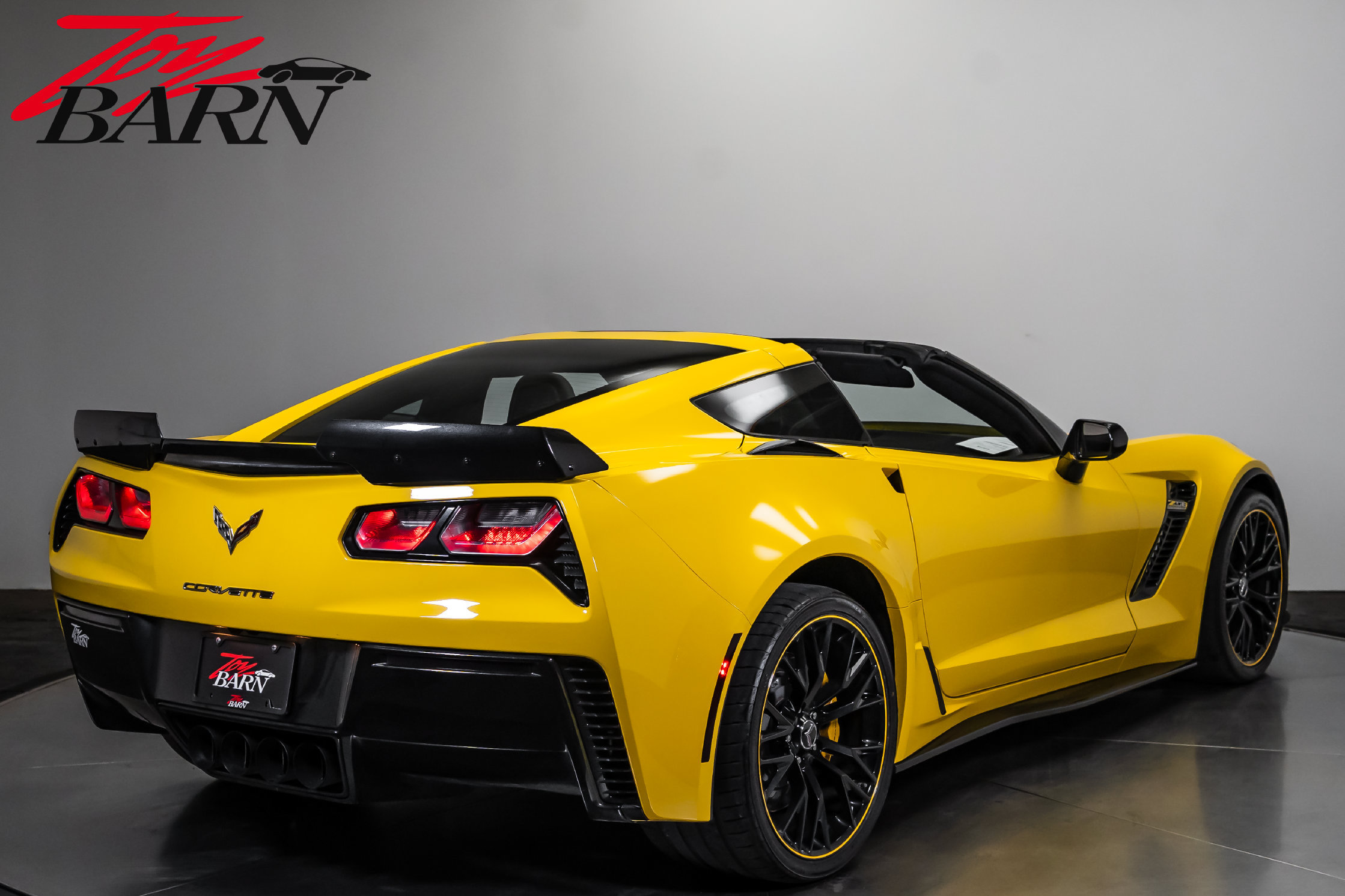 Used 2016 Chevrolet Corvette Z06 w/ 3LZ Preferred Equipment Group RWD image 5